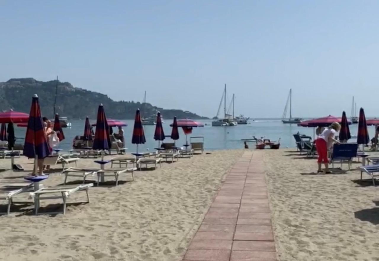 Giardini Beach Loft Bagian luar foto
